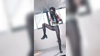 悠米作品《cos胡桃被狂热粉丝绑架记》这次的拍摄为竖屏，方便大家用手机看的话体验感也会更好~
