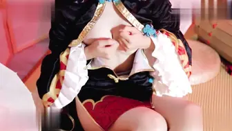 国产AV 可爱萝莉 懒懒睡不醒 装扮玩得真花 拿着玩具自己弄出白浆