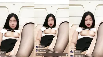 私人定制 童颜巨乳妹子视讯自慰给金主爸爸