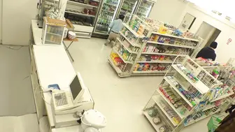 HMN-435 [中文字幕] 明明有客人…在便利商店打工時喝下精液倍增的媚藥，被超討厭的糟糕店長短時間中出，變成生孩子練習對象的我 东条夏