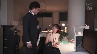 SSNI-865 [中文字幕] 巨乳OL與絶倫童貞上司毎週過份的週末性愛加班 三上悠亚